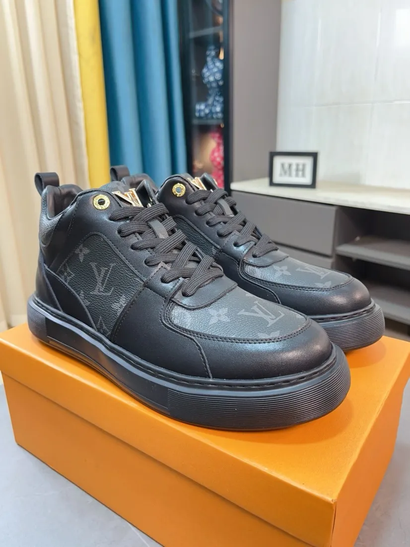 Ex-factory price 438🌹🌹【LOUIS VUITTON】Same style on Louis Vuitton* official website🚹Men's high-top casual shoes❤️Same style as popular celebrities and big names ~ Best-selling at home and abroad Lv focuses on the checkerboard series...Imported first-layer cowhide with special fabrics➕Full sheepskin lining➕Brand-specific hollow outsole💎Produced by OEM The highest version🔍🔍Number of codes: 38-44,